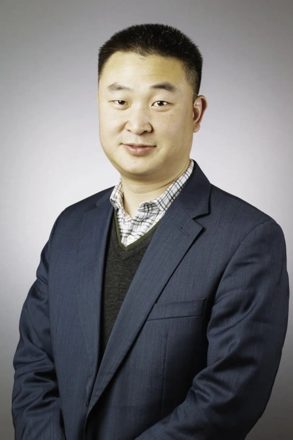 线上炒股配资之家 陈济：让转型金融服务高碳行业绿色蝶变